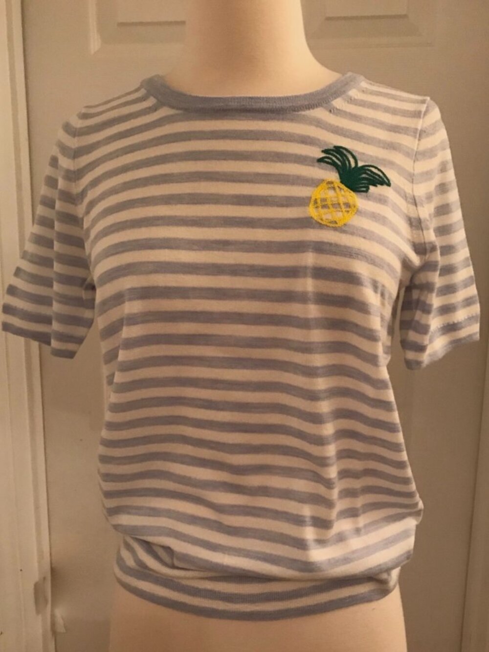 j.crew  Tippi short-sleeve sweater. SIZE: s. COLOR: heather breeze ivory.
